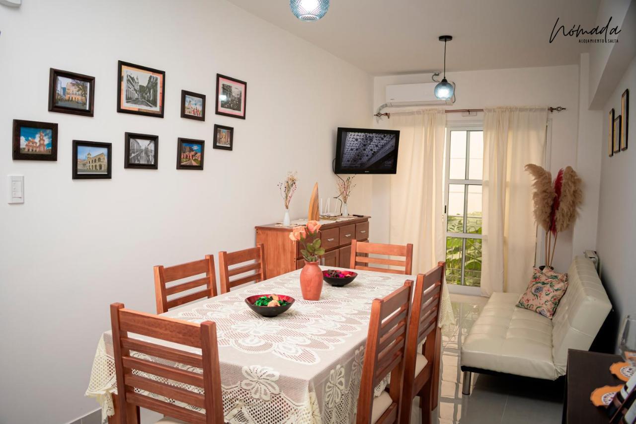 Departamento En Calle Principal, Cómodo, Hasta 4. Apartamento
