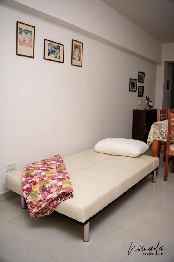 Departamento En Calle Principal, Cómodo, Hasta 4. * Salta
